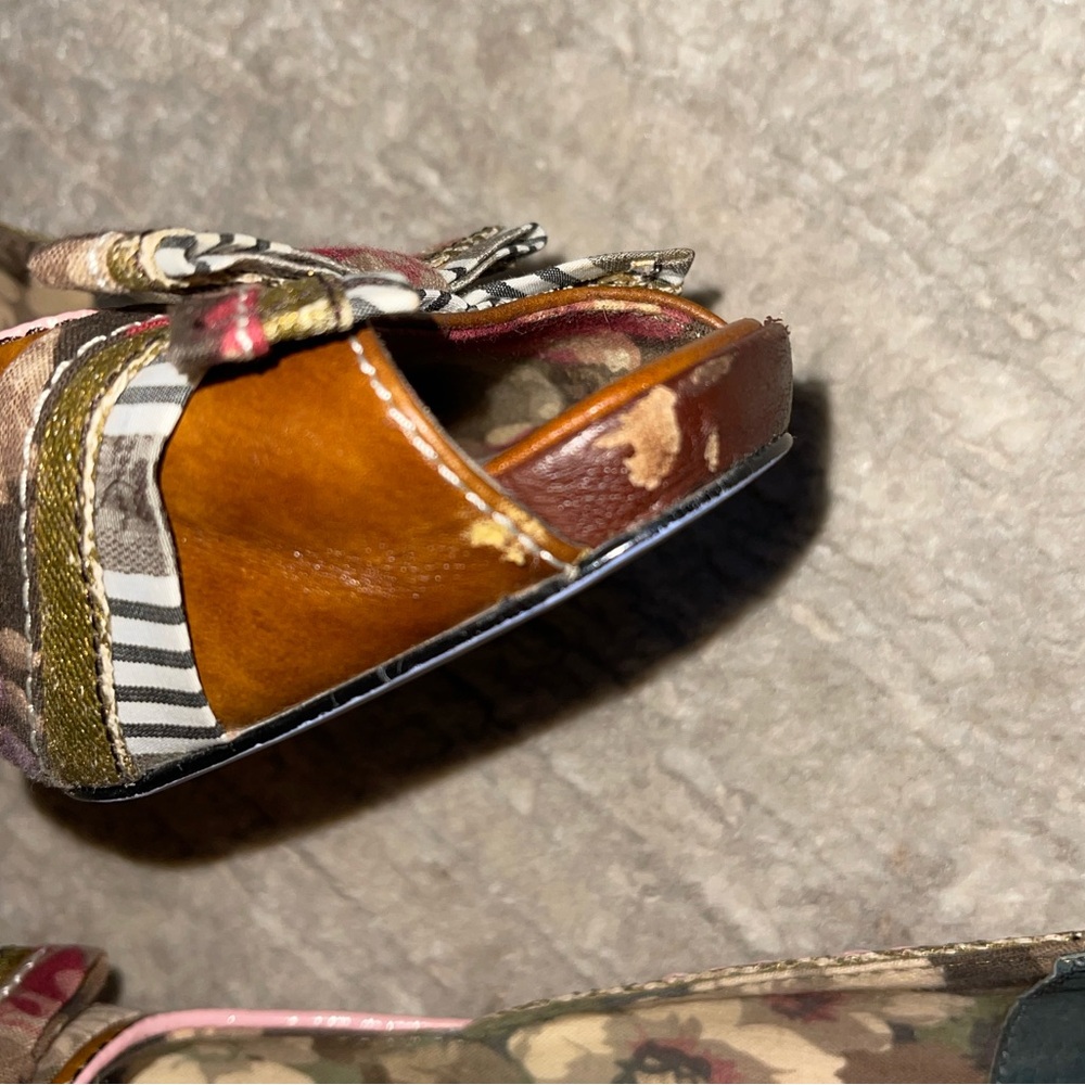 ๐๐๐๐๐ ๐๐๐ ๐๐๐๐ ๐ก๐๐ Retro-Inspired Heels - Picture 5 of 16